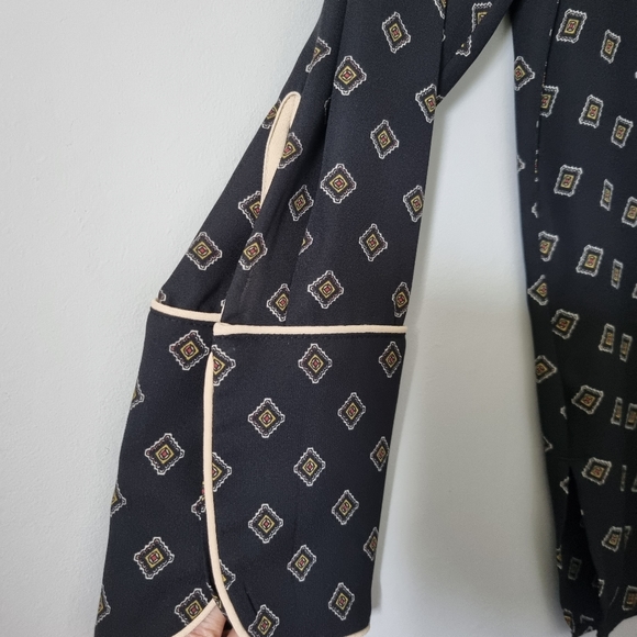 MARKS AND SPENCER COLLECTION Black Patterned Shirt Covered Buttons Wide Cuffs 14 - Picture 5 of 16